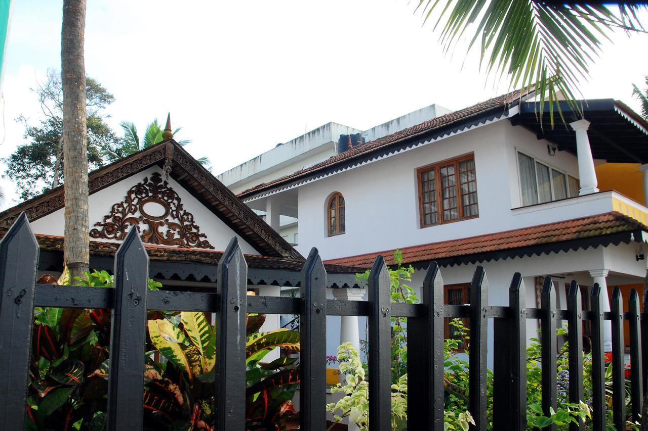 Kovalam Beach Cottage Exterior foto